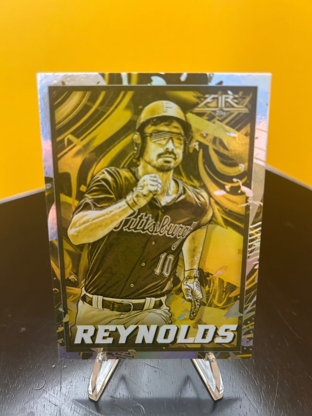 2022 Topps Fire #195 Bryan Reynolds Gold Minted