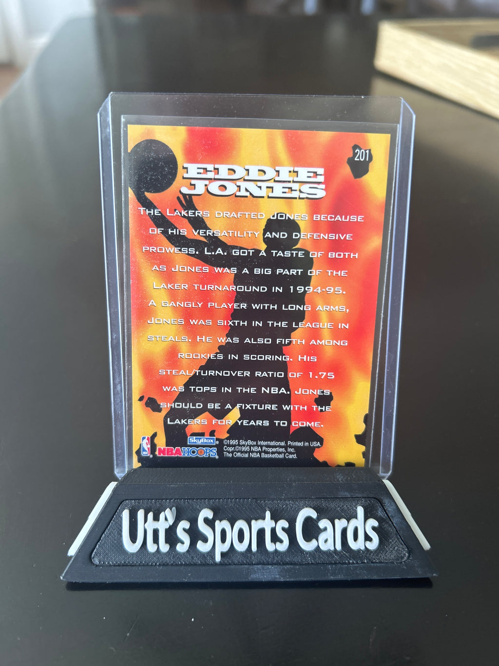 1995-96 NBA Hoops Sizzlin' Soph Eddie Jones Los Angeles Lakers #201 Card