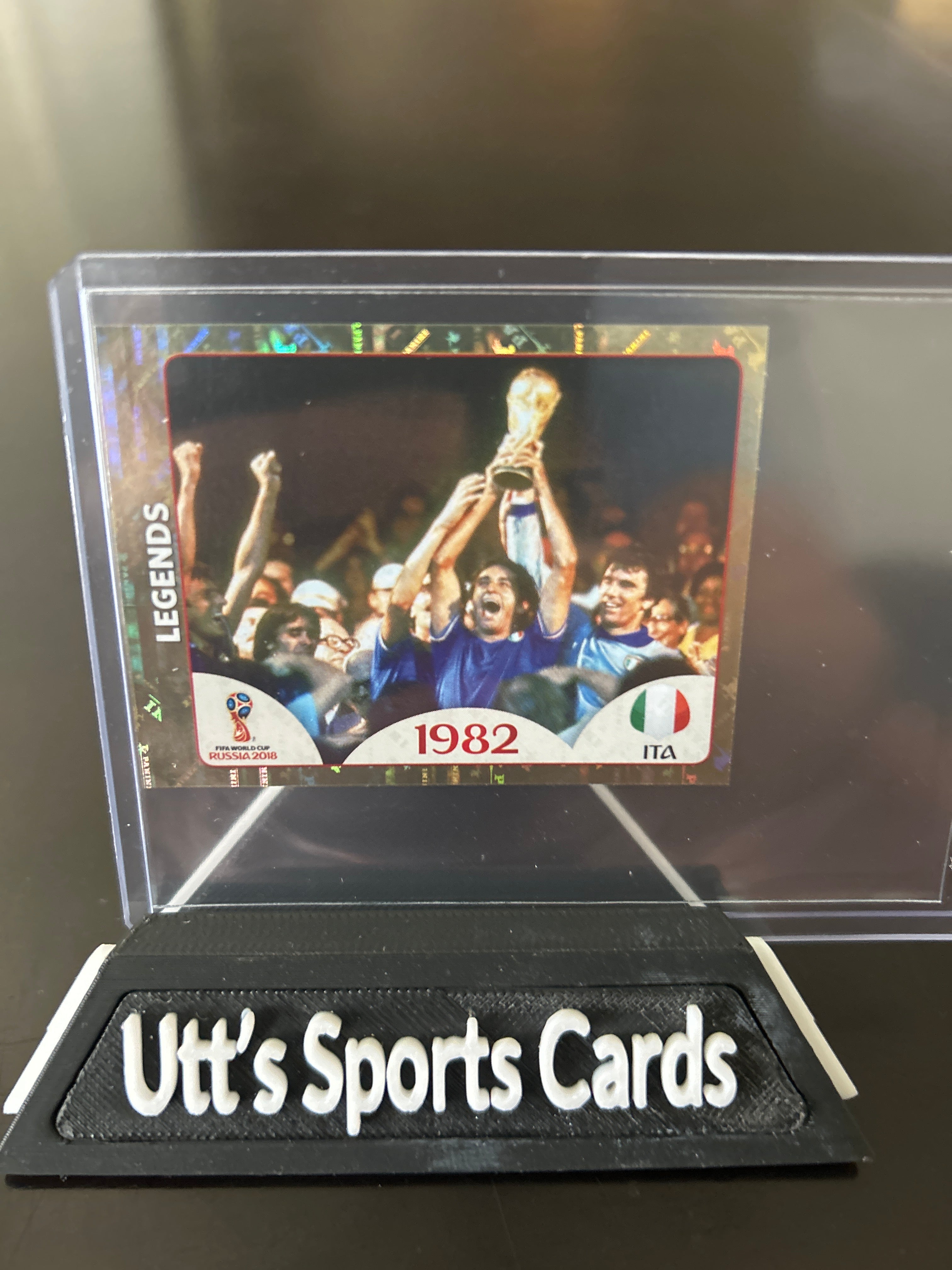 Italy 1982 Legends Foil - 2018 Panini International Sticker - #662 - INV4