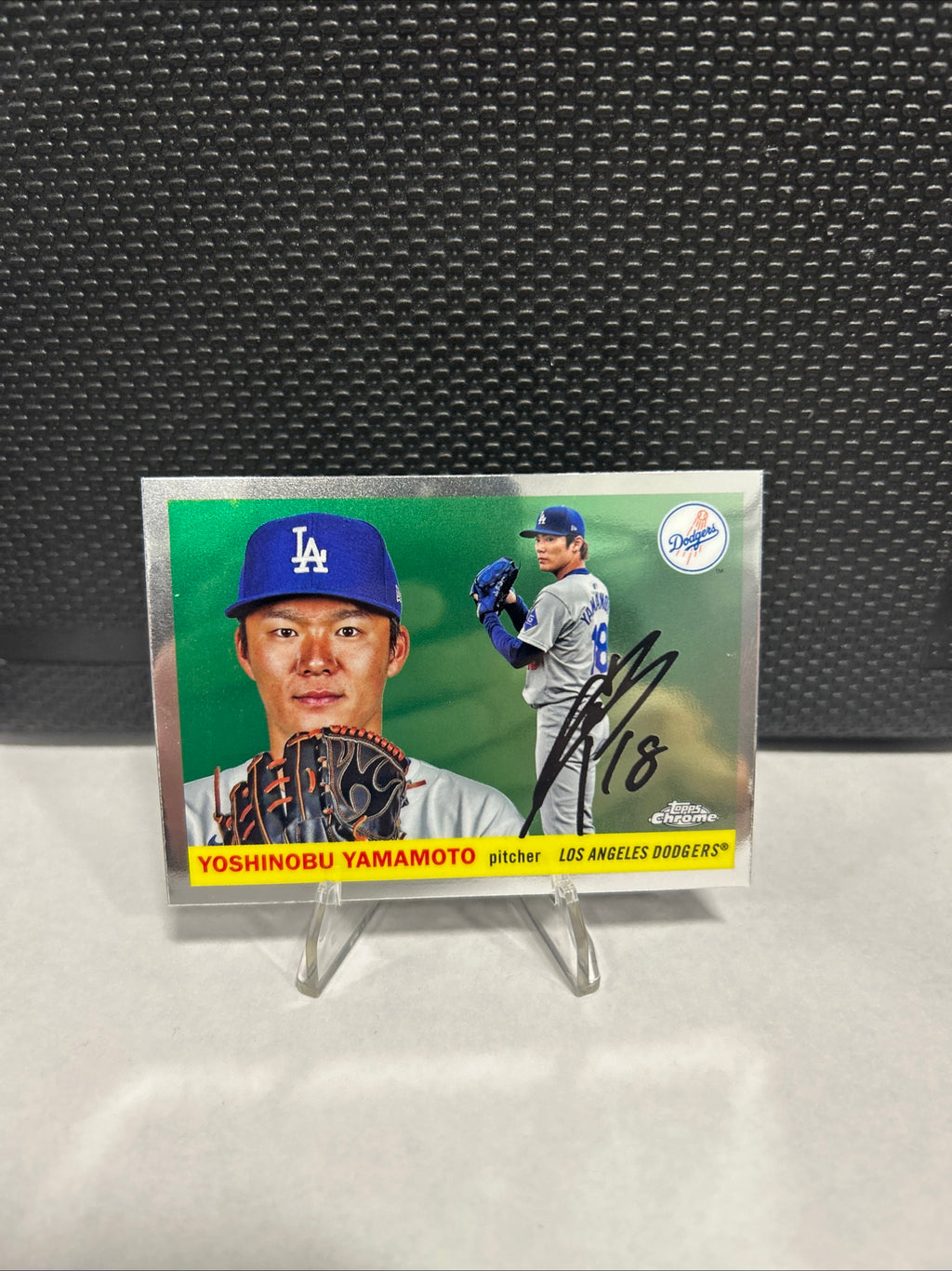 2025 Chrome Platinum #8 Yoshinobu Yamamoto, Los Angeles Dodgers - Base Card