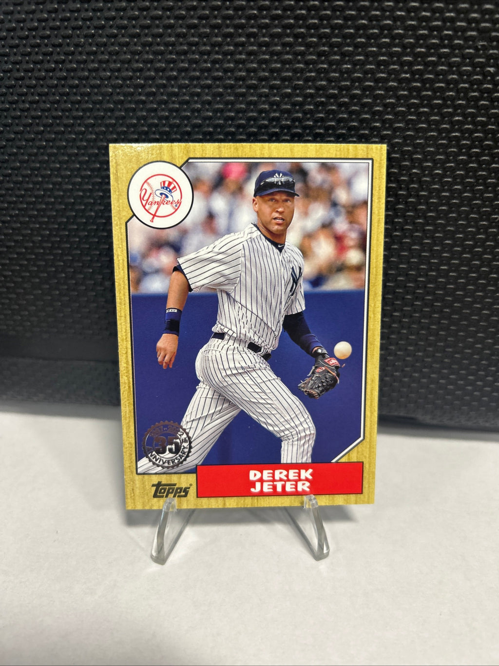 2022 Topps Update 1987 Insert 87TBU-33 Derek Jeter New York Yankees