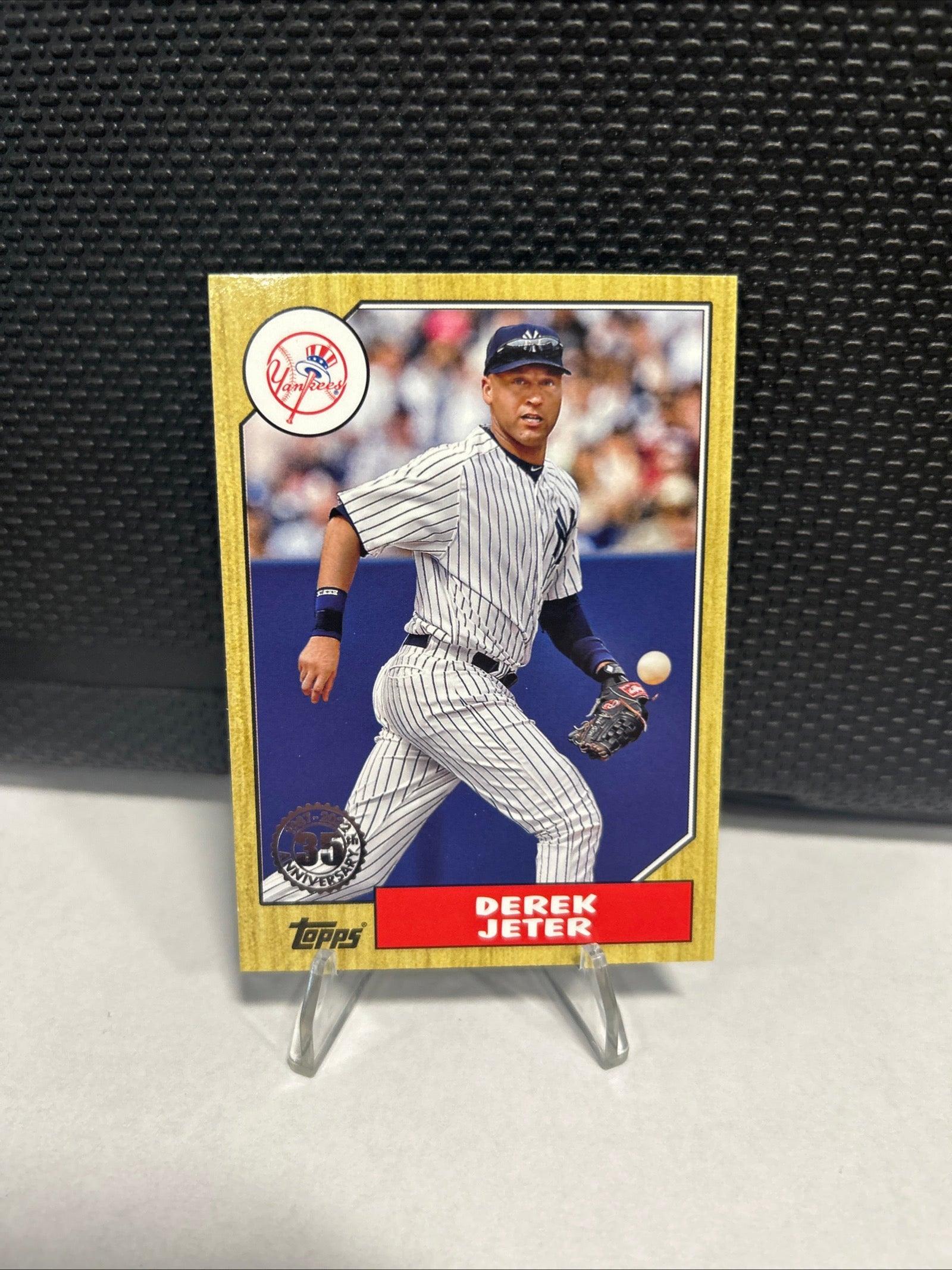 2022 Topps Update 1987 Insert 87TBU-33 Derek Jeter New York Yankees