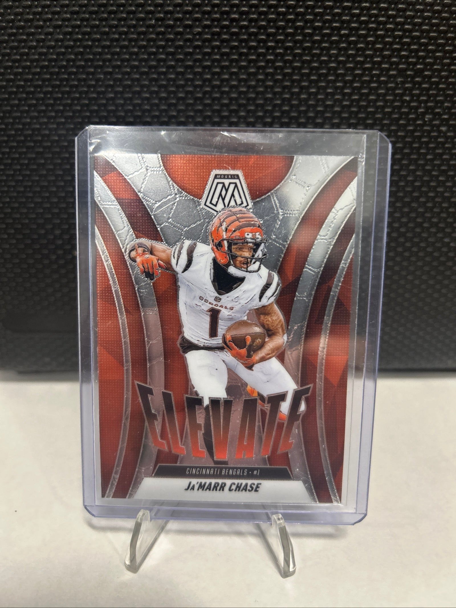 Ja’Marr Chase - Cincinnati Bengals 2025 Panini Mosaic Elevate #14