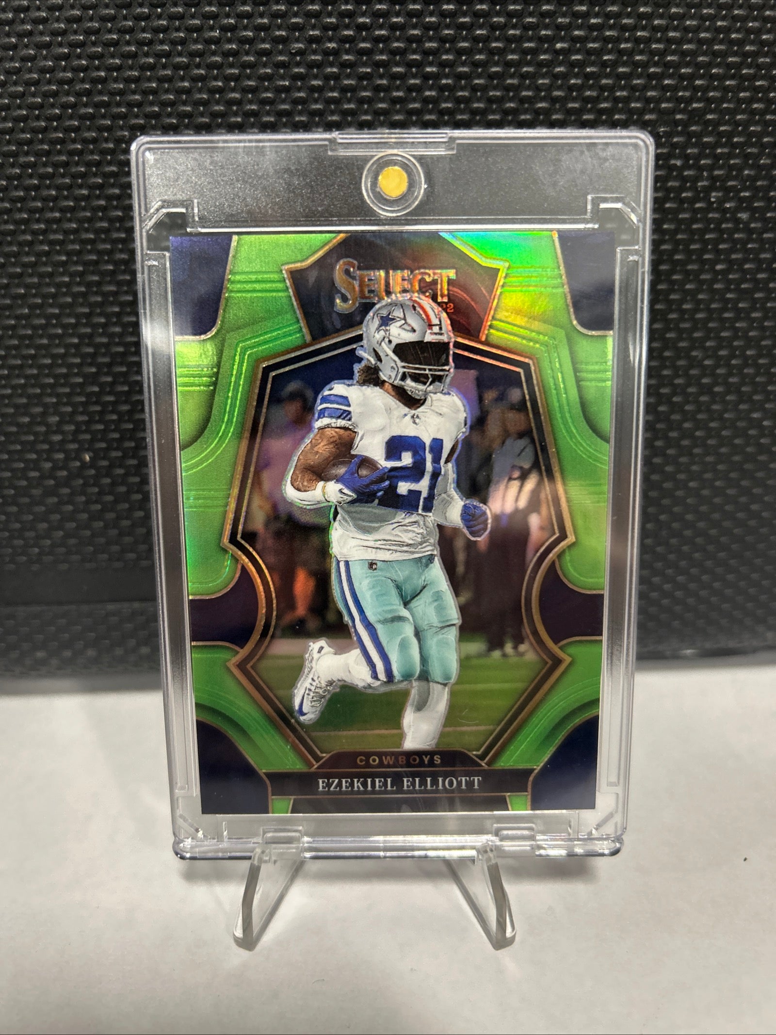 Ezekiel Elliott Card 2022 Select Prizm Neon Green #129 Dallas Cowboys SP /49