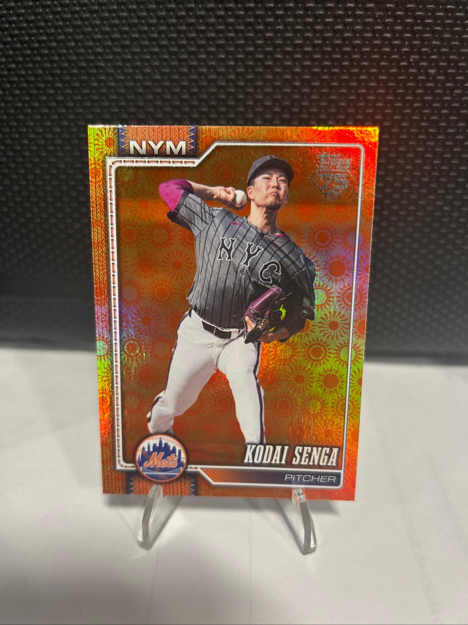 2026 Topps Series 2 Kodai Senga Holiday Foil Sunburst #667 Mets