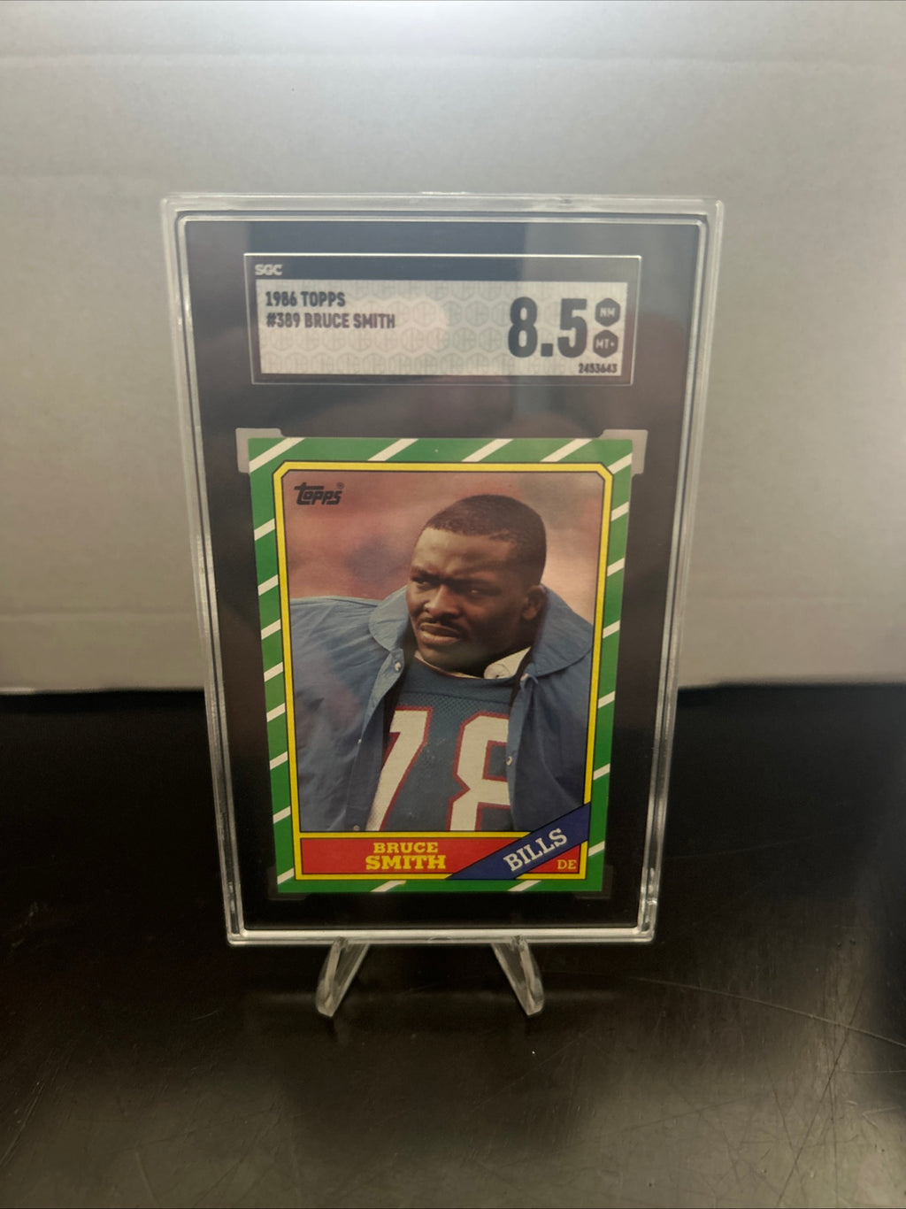 1986 Topps Football #389 Bruce Smith Buffalo Bills RC Rookie HOF SGC 8.5